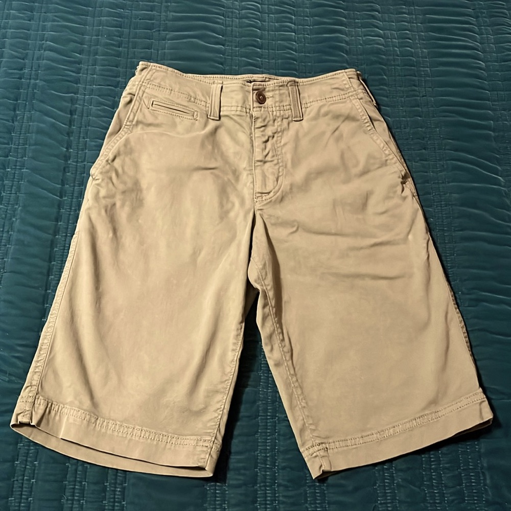 American Eagle Extreme Flex Men’s/Boy’s longer length shorts, olive green